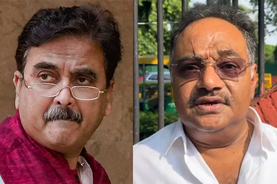 অভিজিৎ গঙ্গোপাধ্যায়ের মন্তব্যে অস্বস্তিতে বিজেপি! শমীককে দিল্লিতে ডেকে ব্যাখ্যা চাইল শীর্ষ নেতৃত্ব