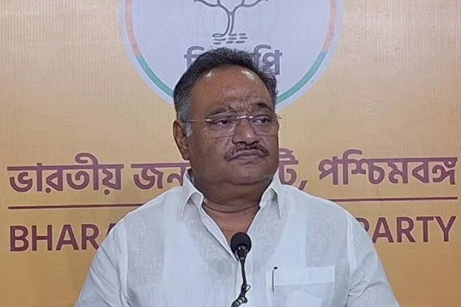 ভুলের পুনরাবৃত্তি চাইছেন না বিজেপির কেন্দ্রীয় নেতারা, বাংলার ভোটের নিয়ন্ত্রণ দিল্লির হাতে