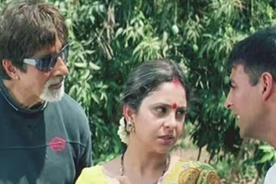 ‘অক্ষয়ের মা হয়েছিলাম জেদ করে! নিজের কবর নিজেই খুঁড়েছি’, কেন এমন আক্ষেপ শেফালি শাহর?