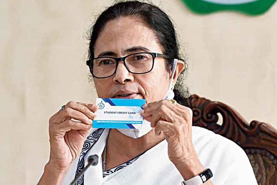রাজ্যে স্টুডেন্ট ক্রেডিট কার্ডে উপকৃতদের সংখ্যা পেরল ১ লক্ষ! উচ্ছ্বসিত মুখ্যমন্ত্রী