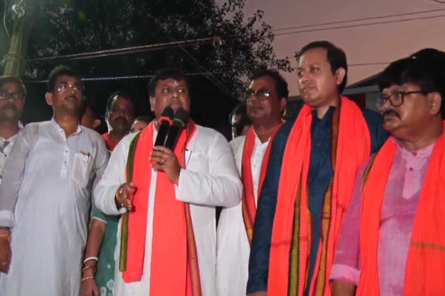 পুলিশি ‘হেনস্তা’র প্রতিবাদে কোতোয়ালি থানা ঘেরাও, ৭২ ঘণ্টার মধ্যে IC বদলের দাবি সুকান্তর