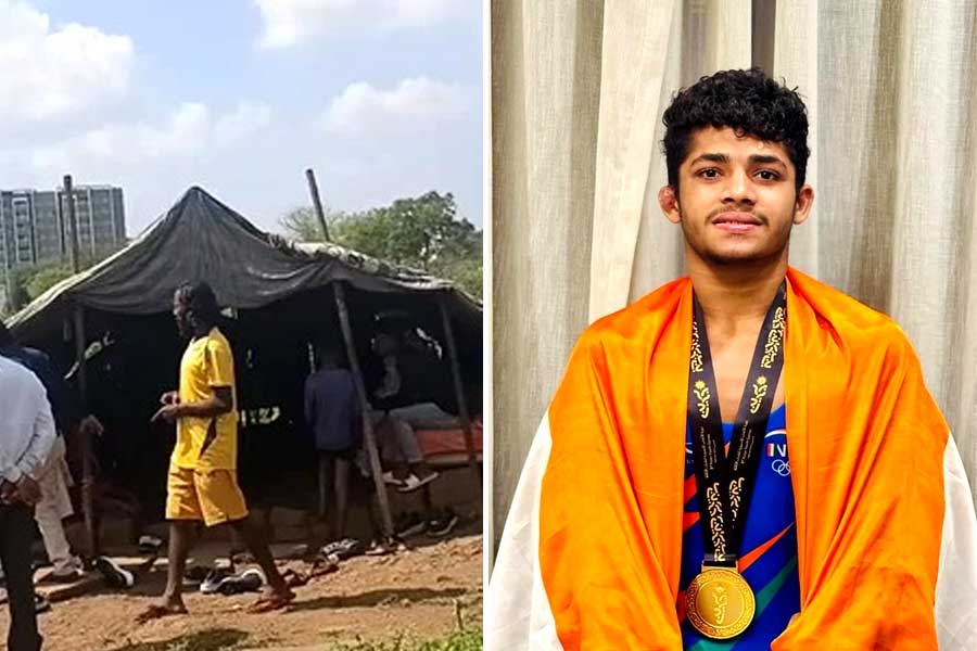 ছাউনি ঘর থেকে সোনার পদক, কুস্তিতে স্বপ্নপূরণ পুণের ‘বিস্ময় প্রতিভা’র