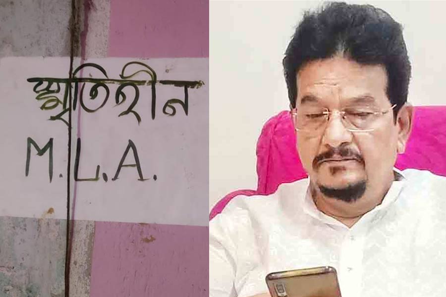 ‘স্মৃতিহীন এমএলএ’, পোস্টারে ছয়লাপ তেহট্ট, কী প্রতিক্রিয়া তৃণমূল বিধায়কের?