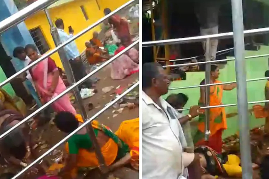 অন্ধ্রের ভেঙ্কটেশ্বর স্বামী মন্দিরে ভক্তদের হুড়োহুড়ি, পদপিষ্ট হয়ে মৃত অন্তত ৯