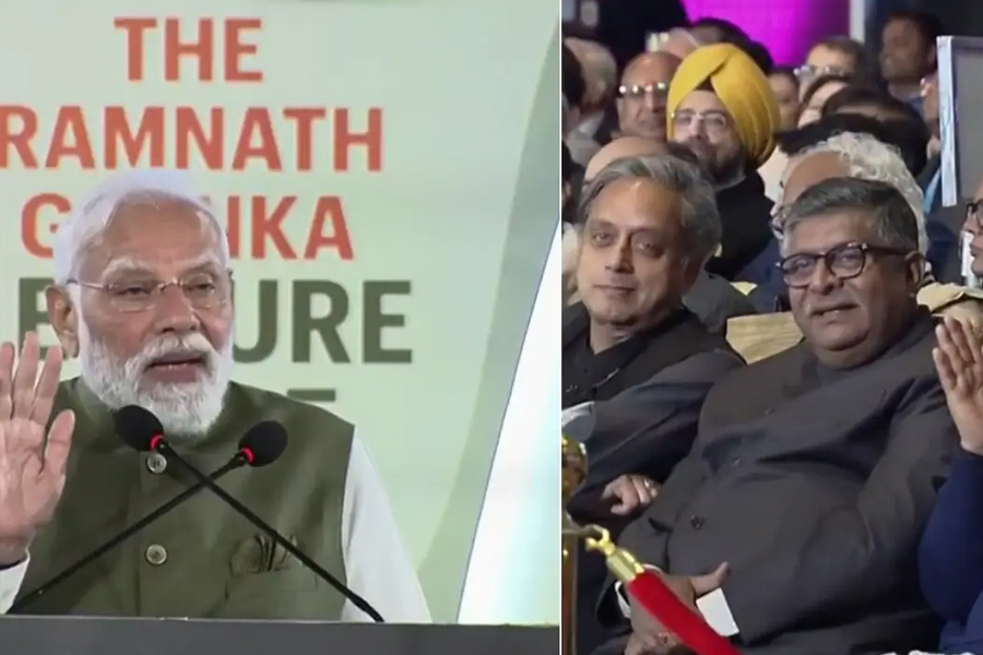 কংগ্রেসের অস্বস্তি বাড়িয়ে ফের মোদির প্রশংসায় পঞ্চমুখ থারুর, কী বললেন কংগ্রেস নেতা?