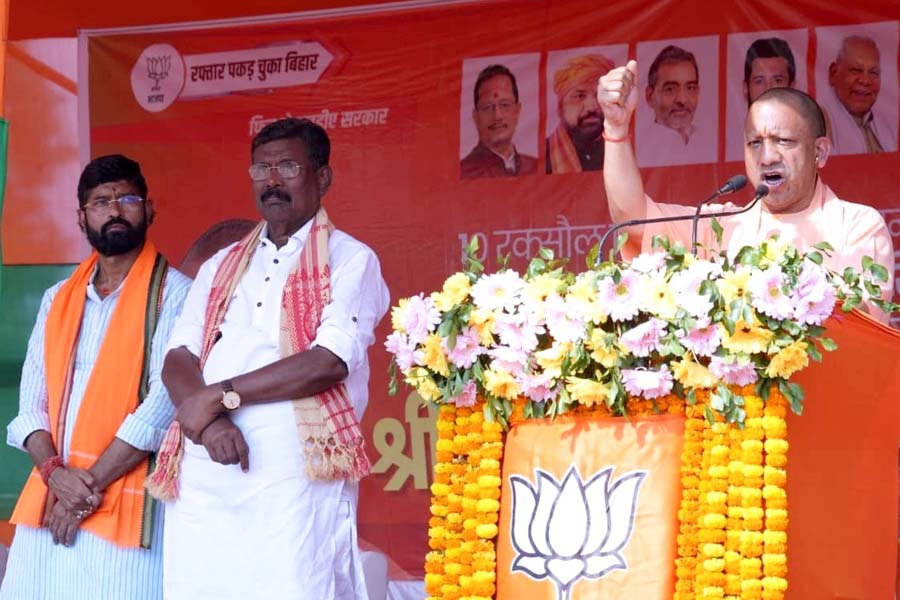 ‘বিহারে জঙ্গল রাজ নয়, সুশাসন চাই’, আরজেডি-কংগ্রেস জোটকে কড়া ভাষায় আক্রমণ যোগীর