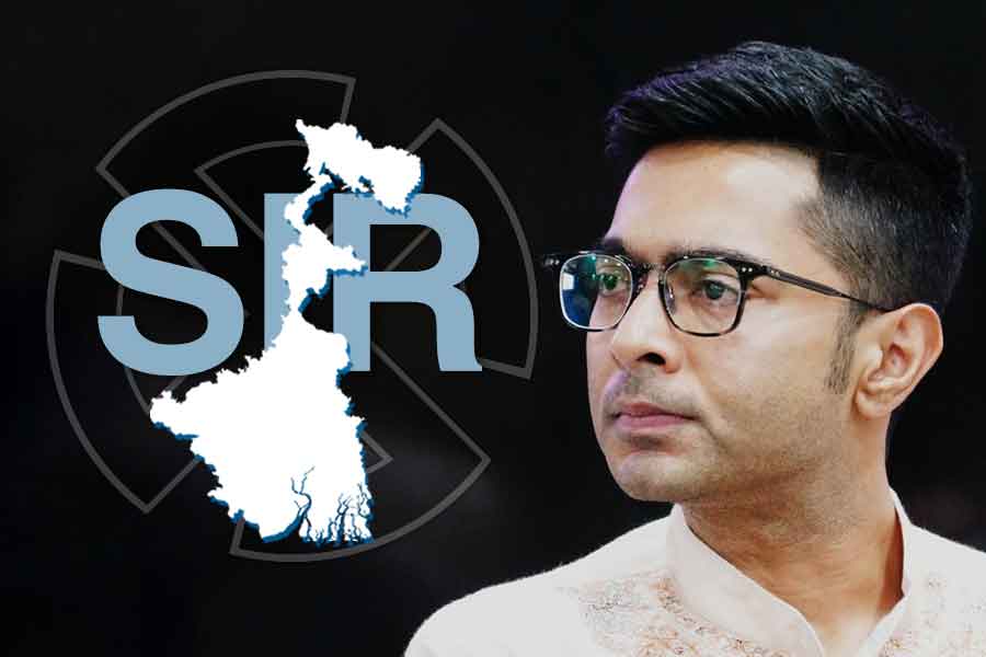 ‘তৃণমূল সাংসদদের সঙ্গে বৈঠক লাইভ টেলিকাস্ট করুন’, কমিশনকে চ্যালেঞ্জ অভিষেকের