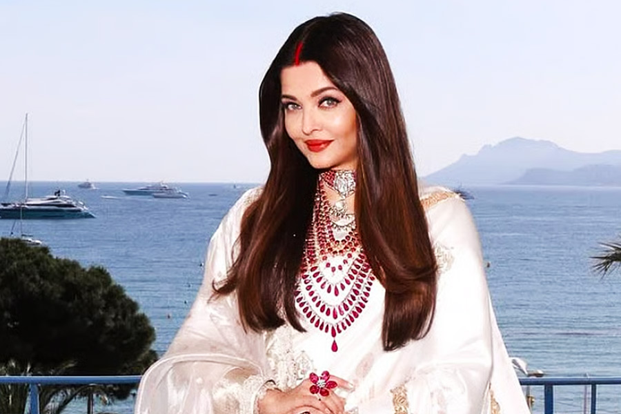 ‘আমার শরীর, আমার সম্পদ, পোশাককে দোষ দেবেন না’, নারী হেনস্তা নিয়ে গর্জে উঠলেন ঐশ্বর্য