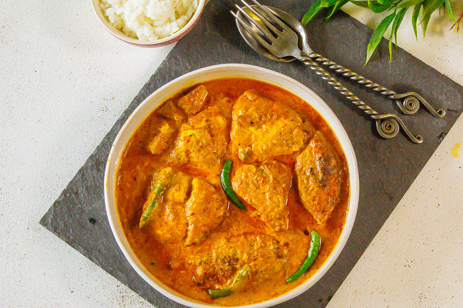 বিয়ের মরশুমে কাছের মানুষকে আইবুড়োভাত খাওয়াবেন? চটজলদি বানিয়ে ফেলুন ভেটকির সুস্বাদু এই পদ