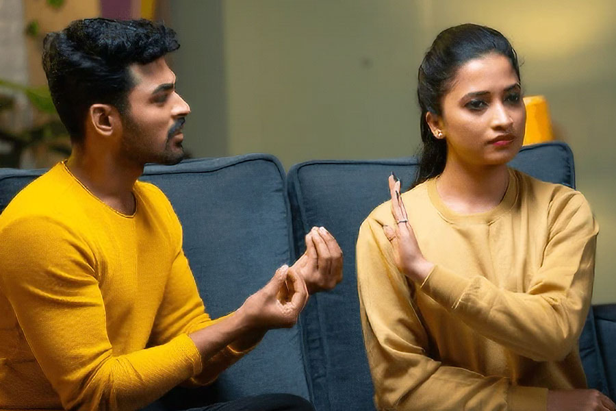 ধীরে ধীরে মিষ্টি প্রেমের সম্পর্কও তিক্ত করে তোলে এই আচরণ! সতর্ক হোন এখনই
