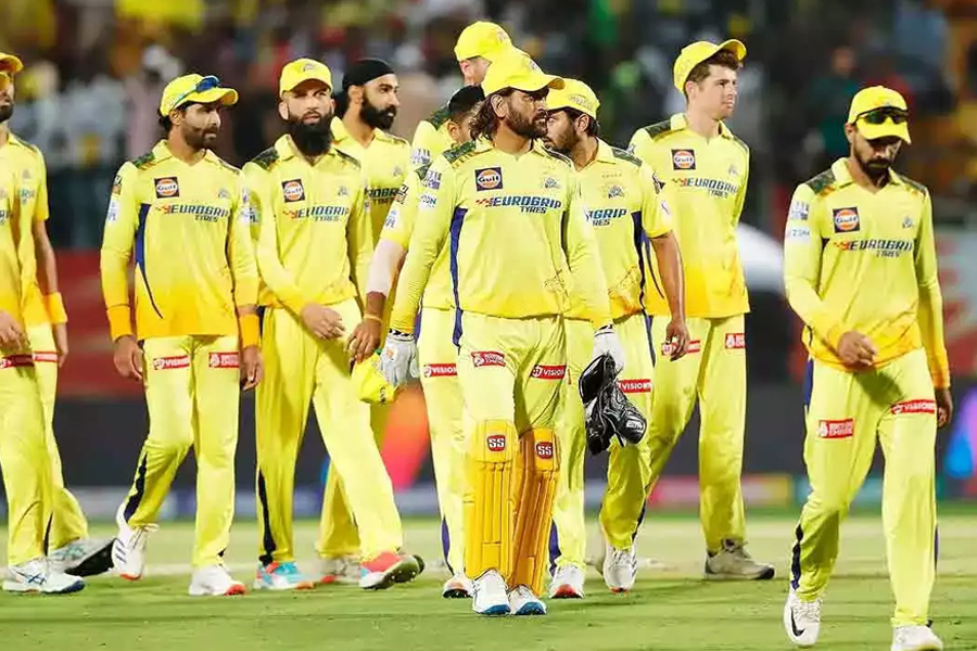 চাই ধোনির উত্তরসূরি, আইপিএলে জেতানো তারকাকে ছেঁটে ফেলছে সিএসকে!