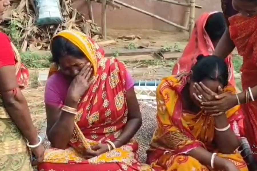আবাসিক বিদ্যালয়ের মধ্যেই উদ্ধার ছাত্রের দেহ! বিক্ষোভে উত্তাল পুরুলিয়া