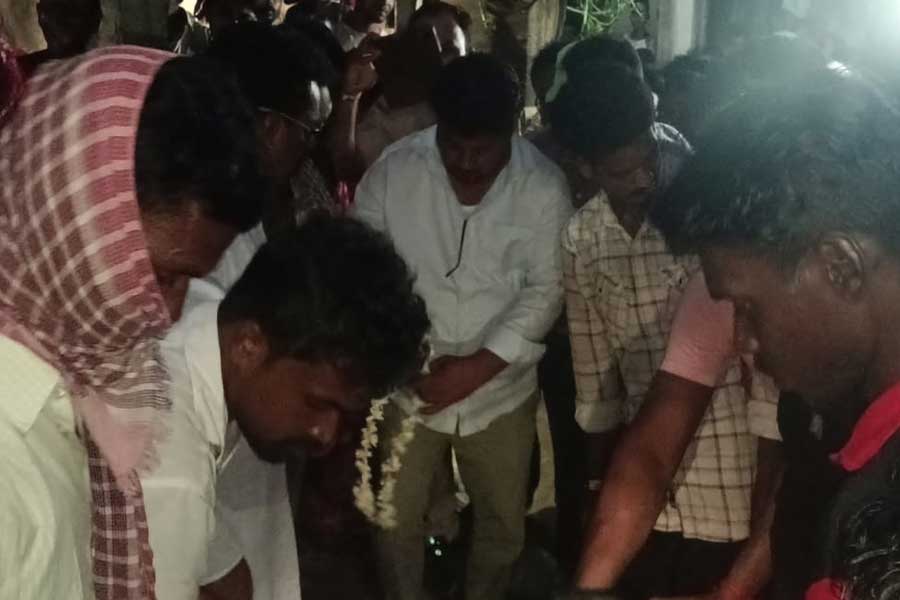ভিনরাজ্যে অসুস্থ হয়ে মৃত্যু পরিযায়ী শ্রমিকের! নেপথ্যে এসআইআর আতঙ্ক, দাবি পরিবারের