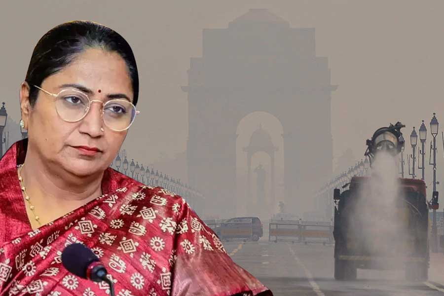 ‘ক্লাউড সিডিং’-এর নামে দুর্নীতি! বিরোধীদের তোপে বিদ্ধ দিল্লির ‘ডবল ইঞ্জিন’ সরকার
