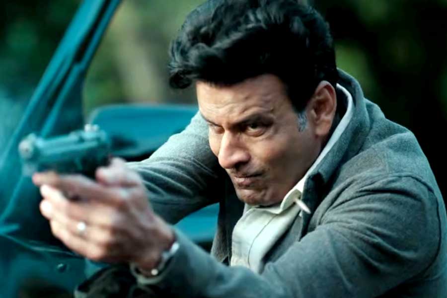 গোয়েন্দা থেকে ‘মোস্ট ওয়ান্টেড ক্রিমিনাল’ মনোজ বাজপেয়ী, বারুদে ঠাসা ‘ফ্যামিলি ম্যান থ্রি’র ট্রেলার