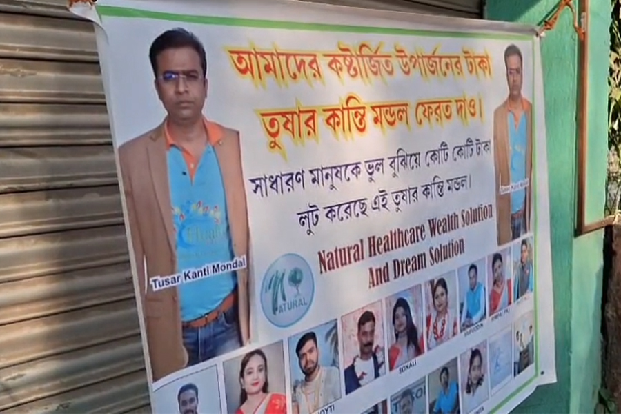 বাস্তবের ‘ফির হেরা ফেরি’! কম সময়ে বেশি টাকা পাওয়ার চেষ্টা, প্রতারণা চক্রের খপ্পরে বাংলার বহু