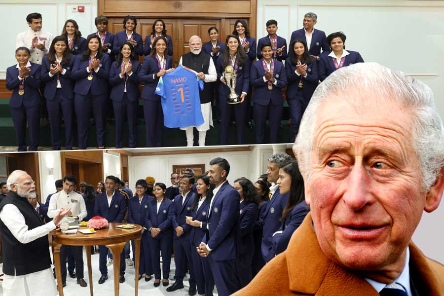 রাজা চার্লসের দরবারে ছবি তুলতে ‘বাধা’, মোদির সঙ্গে ছবিতে প্রতিজ্ঞা পূরণ টিম ইন্ডিয়ার সাপোর্ট স্টাফদের