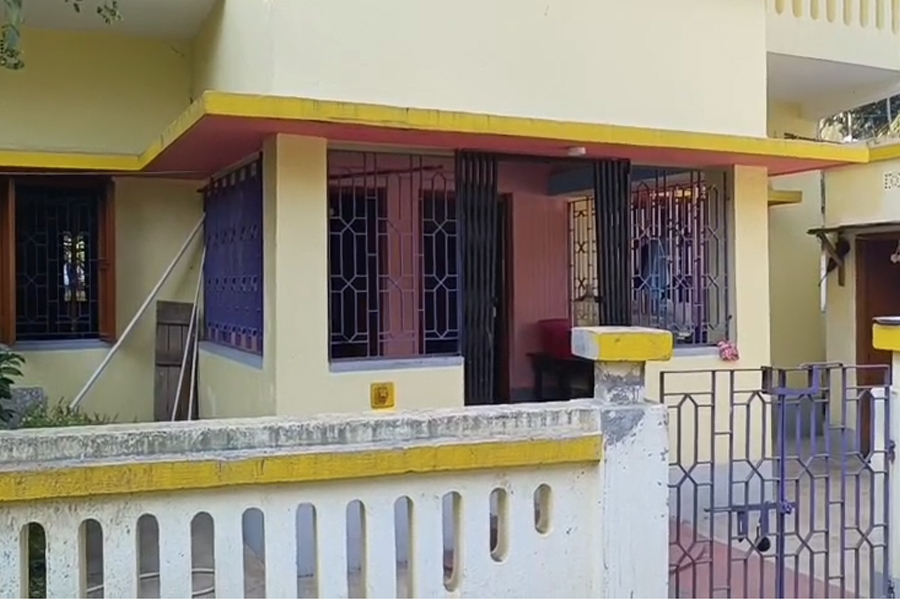 বাংলাদেশি পরিচয় গোপন করে ভারতের ভোটার তালিকায় এক পরিবারের ৫ সদস্য! অভিযোগ নির্বাচন কমিশনে