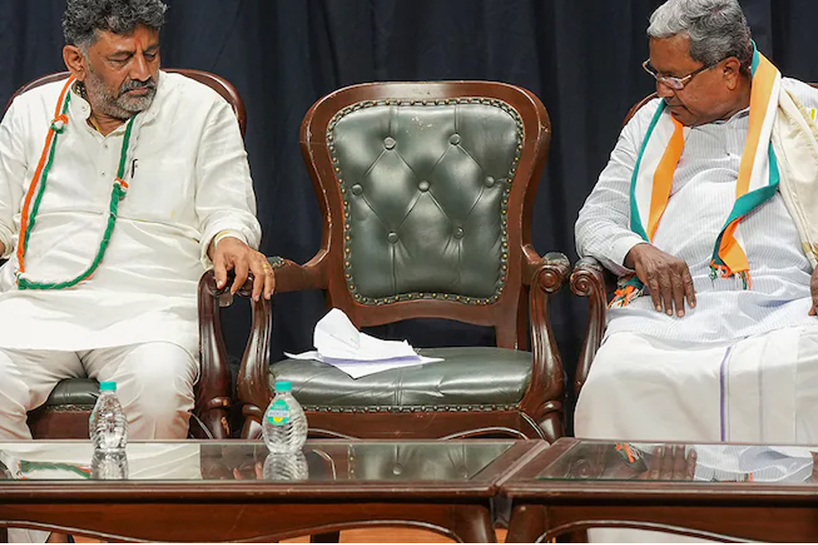 ‘জনাদেশ ৫ বছরের জন্য’, কর্নাটকে ‘কুর্সিযুদ্ধে’র মাঝে শিবকুমারকে ‘প্রতিজ্ঞা’ মনে করালেন সিদ্দা
