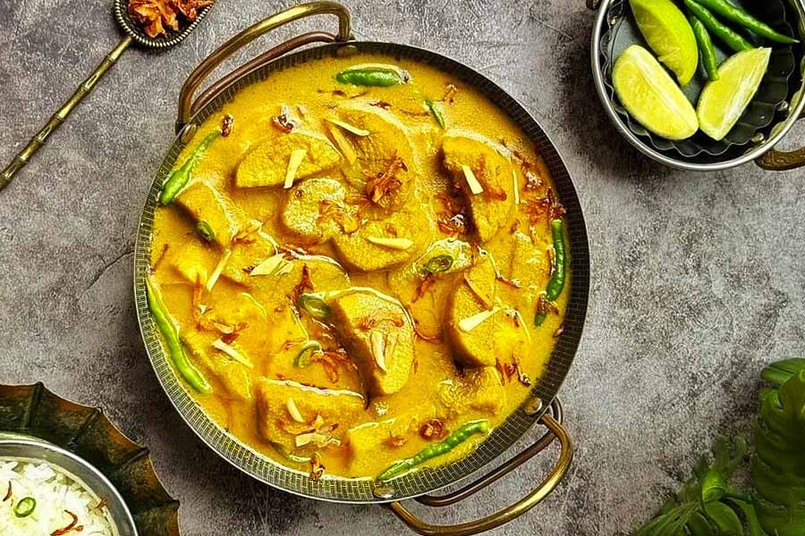 কচু দেখলে নাক সিঁটকান? এভাবে কোরমা রাঁধলে চেটেপুটে পাত সাফ হবে