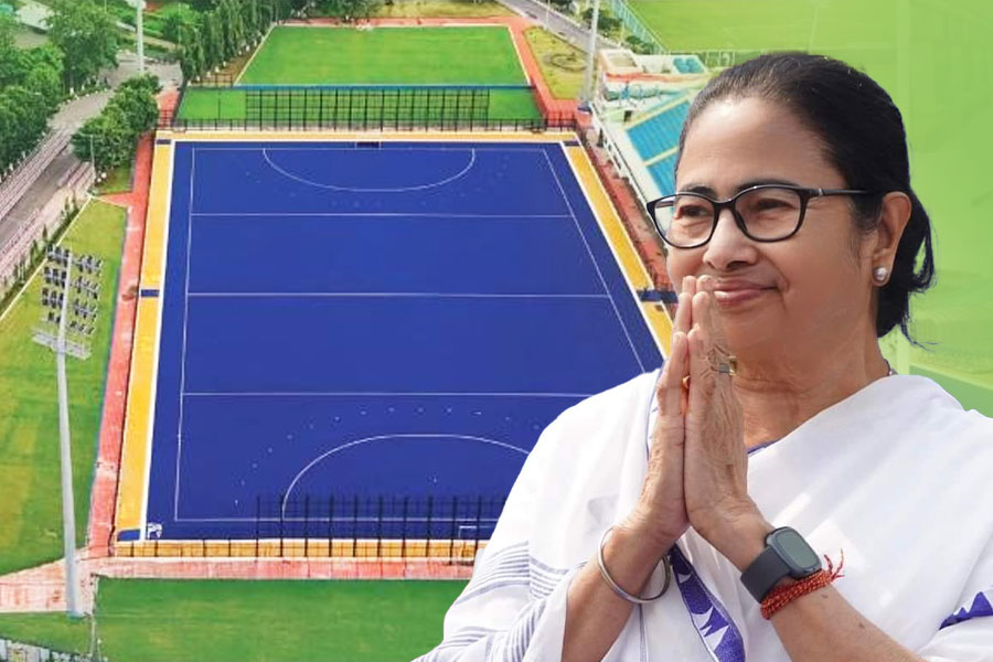 মিটল আক্ষেপ, যুবভারতীতে দেশের বৃহত্তম আন্তর্জাতিক মানের হকি স্টেডিয়াম উদ্বোধন মমতার