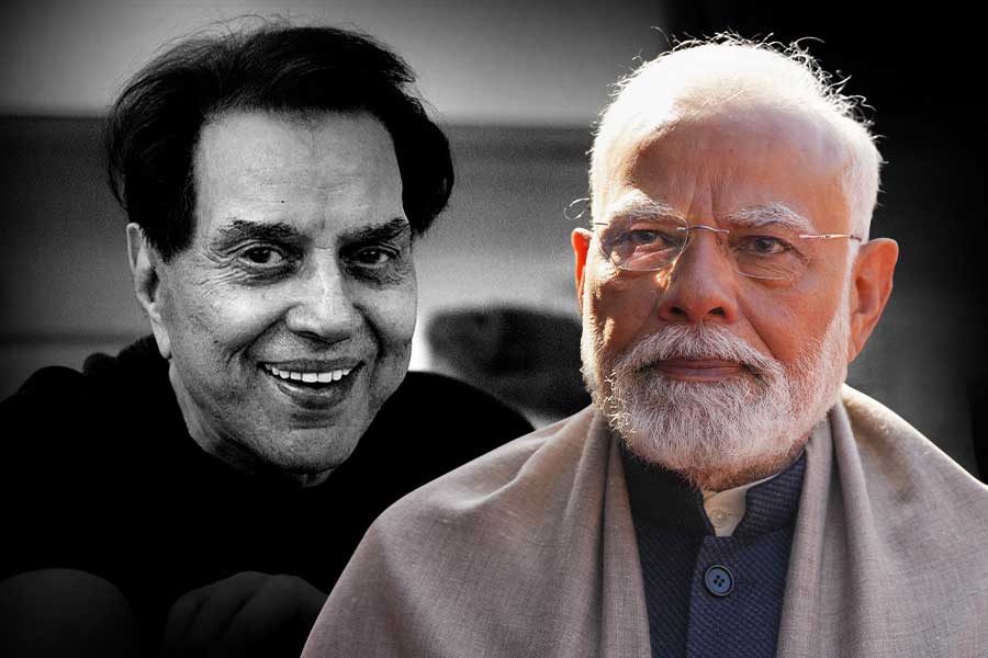 ‘ভারতীয় সিনেমার একটি যুগের অবসান’, ধর্মেন্দ্রর প্রয়াণে শোকপ্রকাশ মোদির