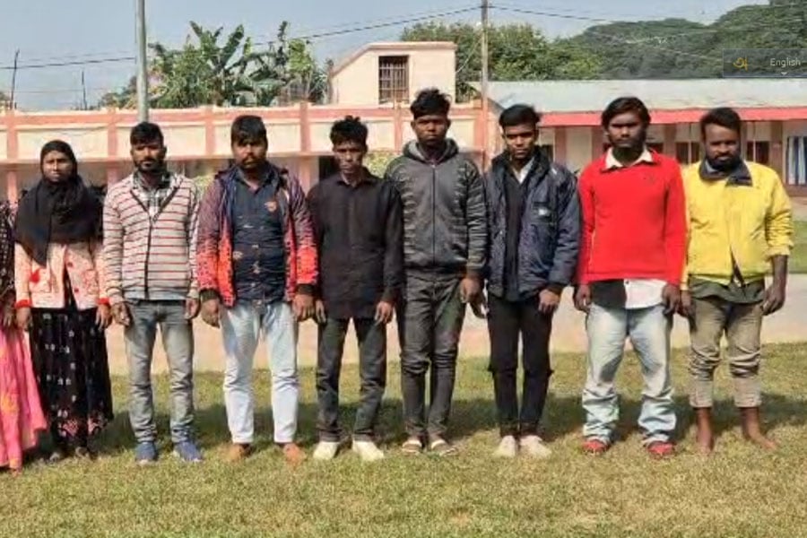 ‘SIR আতঙ্কে’ বাংলাদেশ ফেরার চেষ্টা, নদিয়ার সীমান্তে গ্রেপ্তার ১১ অনুপ্রবেশকারী