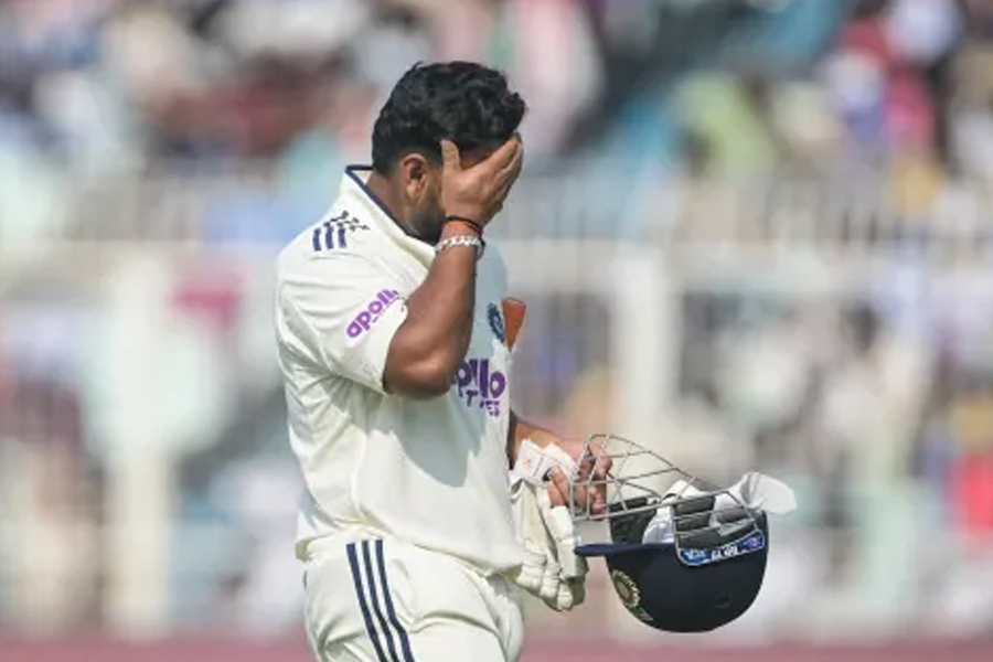 ‘ছক্কা মারো আর ব্যাঙ্কে টাকা জমাও’, পন্থ-যশস্বীদের তুলোধোনা প্রাক্তন ইংরেজ তারকার