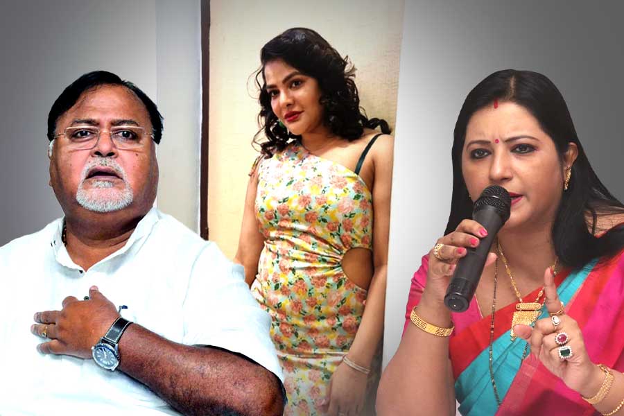 ‘এতদিনে পুরুষ হতে পেরেছেন…’, অর্পিতার সঙ্গে তুলনা টানায় পার্থকে তুলোধোনা বৈশাখীর