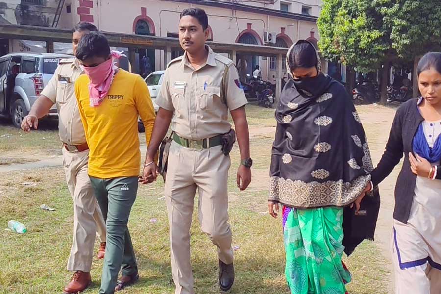 প্রেমিকের সাহায্যে স্বামীকে খুন, স্ত্রীকে যাবজ্জীবন সাজা কৃষ্ণনগর জেলা আদালতের