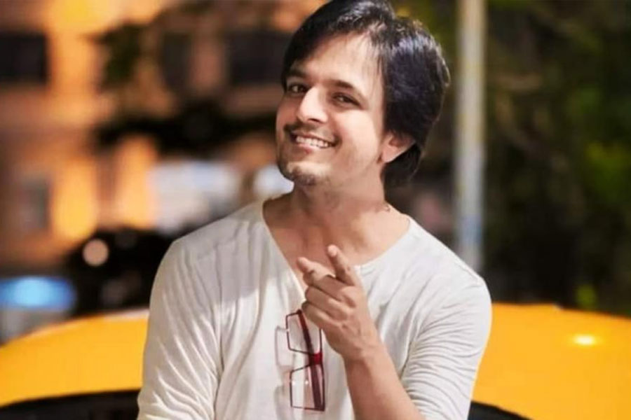 শাড়ি বিতর্কেই ছিঁড়ল ভাগ্যের শিকে? বড় পর্দায় ফিরছেন ঋজু!