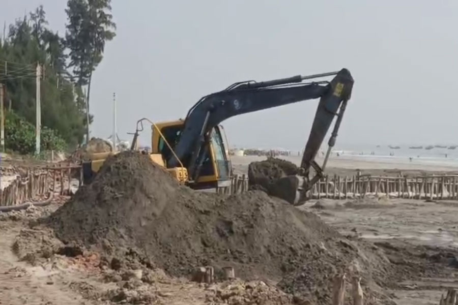 ভাঙন রুখতে কংক্রিটের বাঁধ, গঙ্গাসাগরে কপিলমুনির মন্দির রক্ষায় নেদারল্যান্ডসের প্রতিনিধি দল