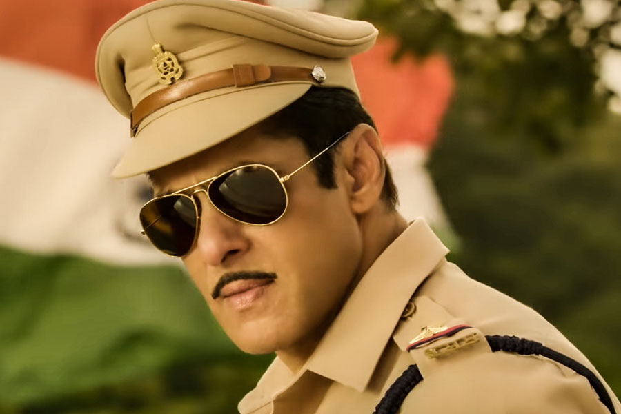 নায়ক হিসেবে পর পর ফ্লপ, এবার পরিচালনায় হাত পাকাচ্ছেন সলমন! ‘দাবাং ৪’ দিয়েই হাতেখড়ি?