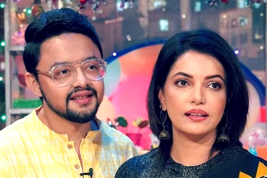 পথকুকুরদের খাওয়াতে গিয়ে আক্রান্ত সায়ন্তনী-ইন্দ্রনীল, পুলিশের দ্বারস্থ টেলিপর্দার তারকাদম্পতি