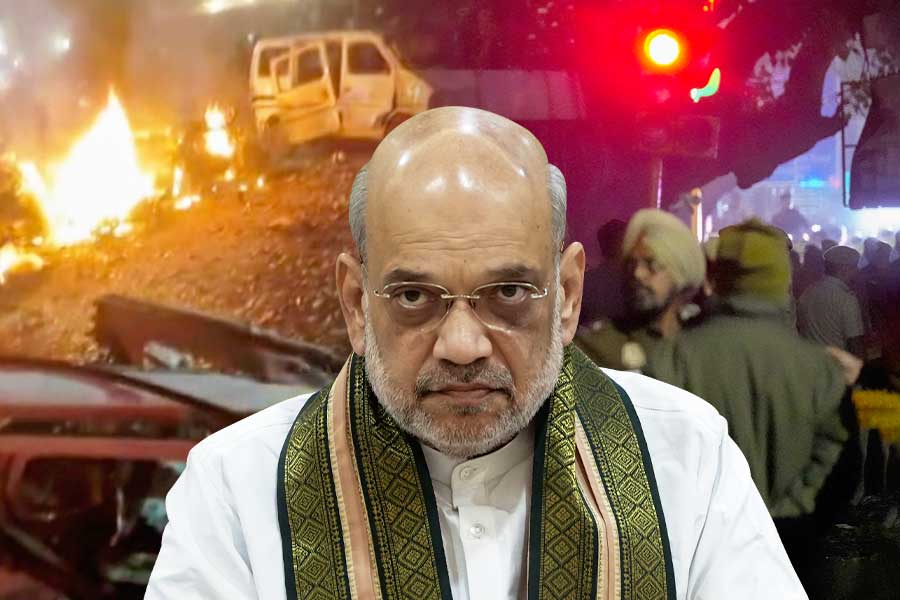 লাল সিগনালের কাছে আসতেই সর্বনাশ! দিল্লিতে ফিদায়েঁ হামলার তত্ত্ব জোরাল ‘শাহী’ মন্তব্যে