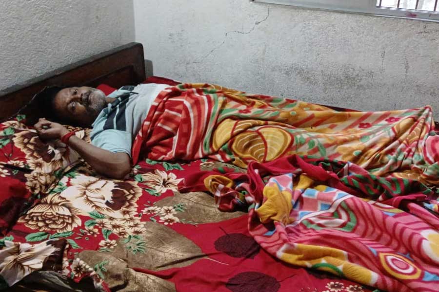 নাম নেই ২০০২ তালিকায়, এসআইআর ‘আতঙ্কে’ কালনায় হৃদরোগে আক্রান্ত প্রৌঢ়, অথৈ জলে পরিবার