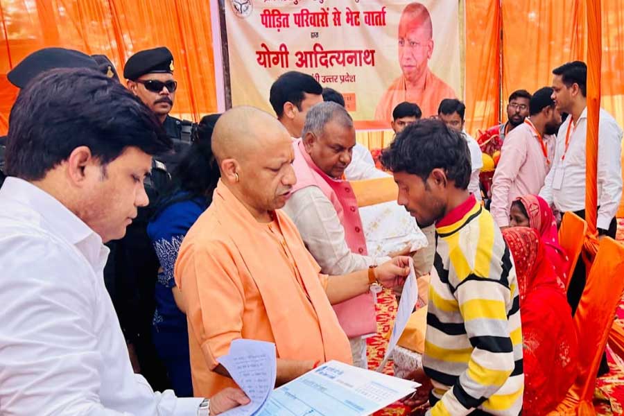 বহরাইচে নৌ-দুর্ঘটনা, পুনর্বাসনে ২১.৫৫ কোটি অনুমোদন, শোকাহত পরিবারগুলির পাশে মুখ্যমন্ত্রী যোগী