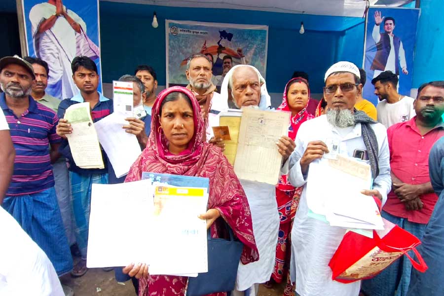 উধাও শতাধিক ভোটারের নাম, জয়নগরে SIR আতঙ্কে একাধিক গ্রামের বাসিন্দারা