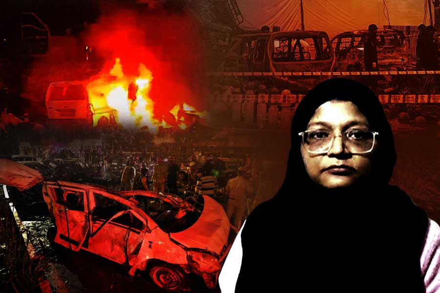 বিবাহবিচ্ছেদ থেকে সন্ত্রাসের পথে! দিল্লি বিস্ফোরণের ষড়যন্ত্রকারী চিকিৎসক শাহিন?