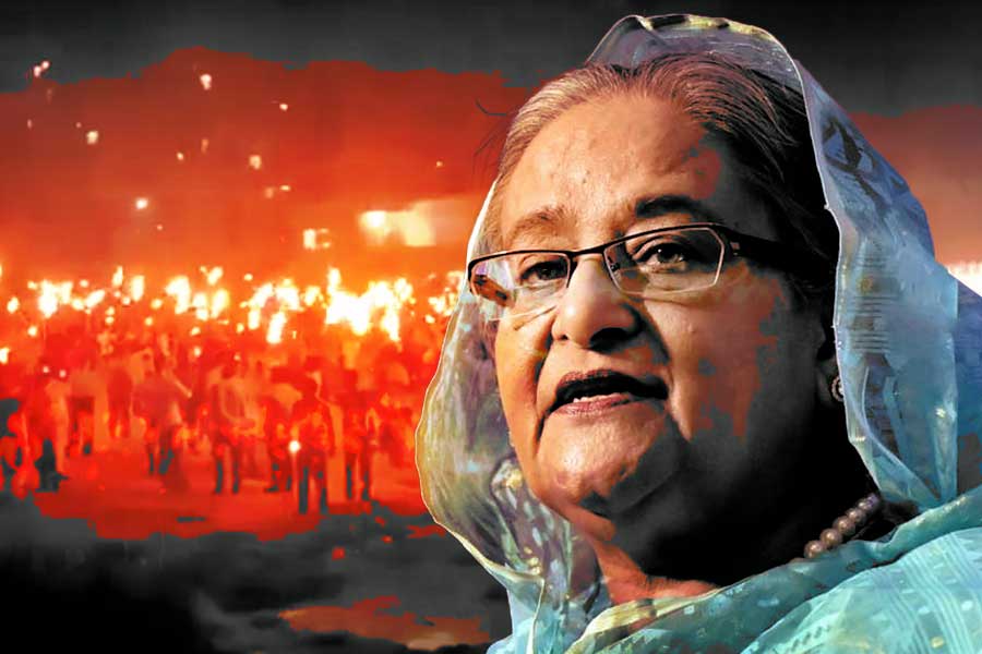 আওয়ামির ডাকে লকডাউন, আগুন-বিক্ষোভে ফের উত্তপ্ত বাংলাদেশ