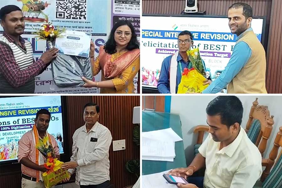 সময়ের আগেই শেষ SIR-এর কাজ, জেলায় জেলায় সংবর্ধনা BLO-দের