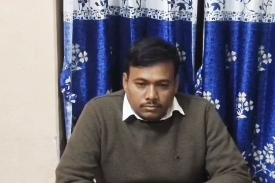 পঞ্চায়েত সমিতির ভিতরেই শিক্ষা কর্মাধ্যক্ষকে বেধড়ক মার! ফের বিতর্কে খানাকুলের বিজেপি বিধায়ক