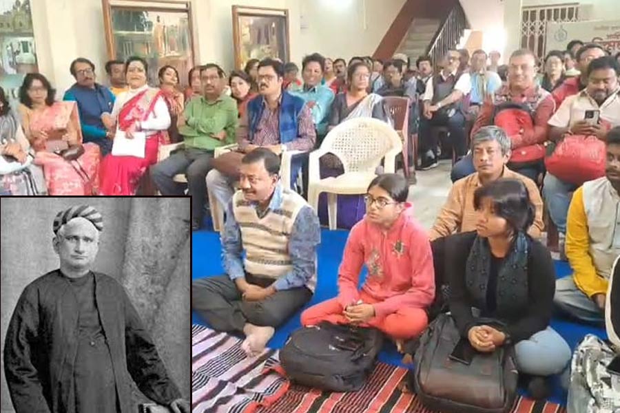 ১৫০ বছরে শ্রদ্ধা নয়, রাজনীতিই উদ্দেশ্য! ‘বন্দে মাতরম’ বিতর্কে গর্জে উঠলেন বঙ্কিম গবেষকরা