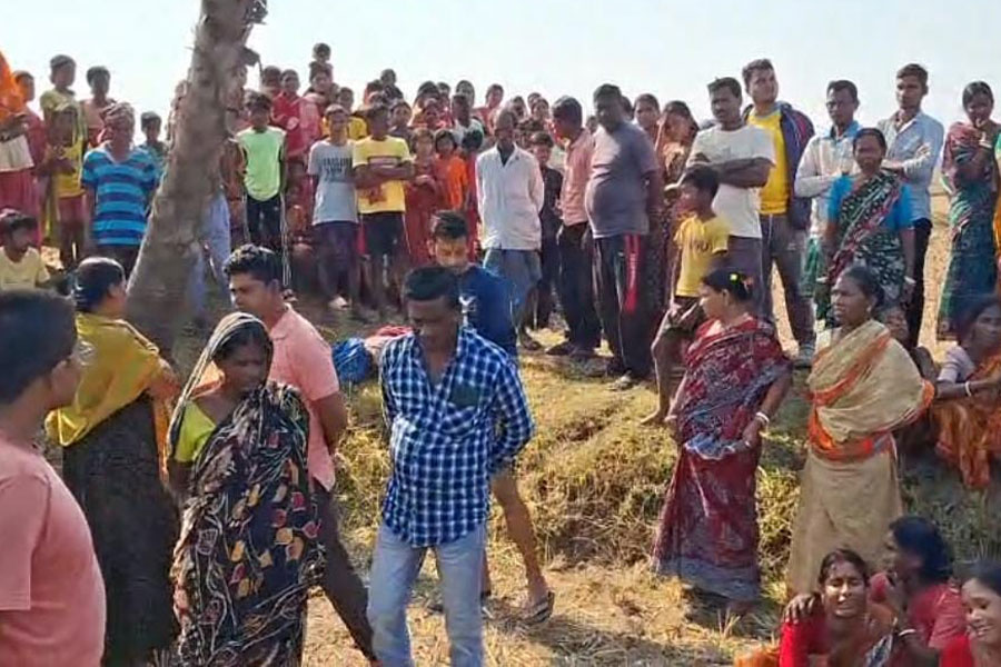 রাতভর নিখোঁজ, সকালে শান্তিনিকেতনের মাঠে মিলল TMC নেতার দেহ! খুন নাকি অন্য কিছু?