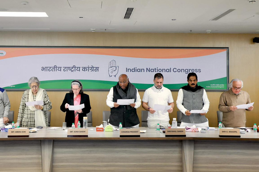 গান্ধী নামে ভয় বিজেপির! ‘মনরেগা’ বাঁচাতে কৃষক আন্দোলনের ধাঁচে দেশজুড়ে পথে নামছে কংগ্রেস