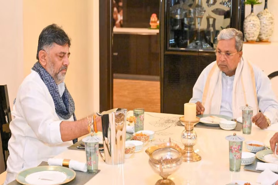 ব্রেকফাস্ট ২.০: এবার শিবকুমারের বাড়িতে প্রাতরাশ সিদ্দার, বিবাদ মিটল কি?