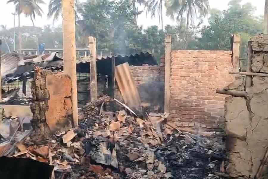 দিঘার কাছে ভয়াবহ অগ্নিকাণ্ড, পুড়ে ছাই পরপর ৩টি দোকান