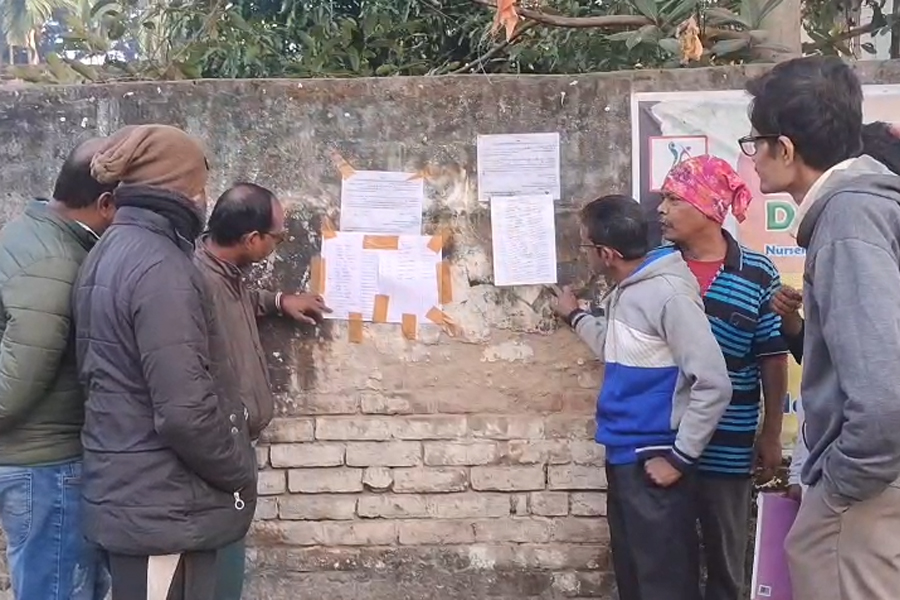 চাঁপদানিতে নিখোঁজ ৫৫ ভোটার, নোটিস টাঙিয়ে জানিয়ে দিলেন বিএলও