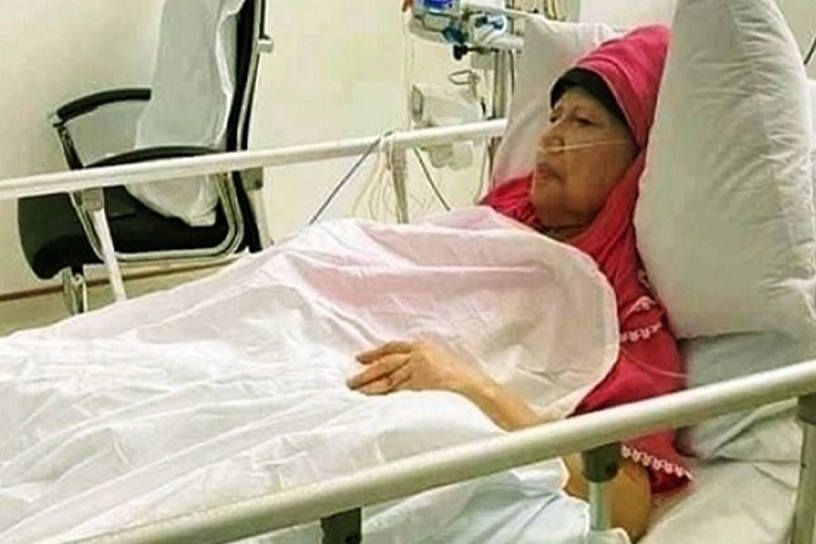 শারীরিক অবস্থার আরও অবনতি, ভেন্টিলেশনে খালেদা জিয়া