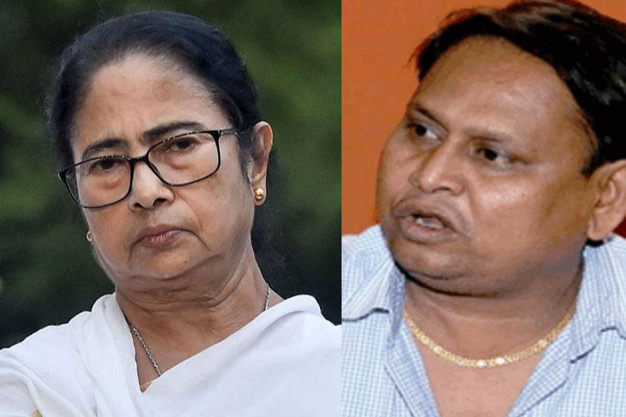 ‘পচা ধান, সরিয়ে দিয়েছি’, বহরমপুরে দাঁড়িয়ে ‘গদ্দার’ হুমায়ুনকে বিঁধলেন মমতা!